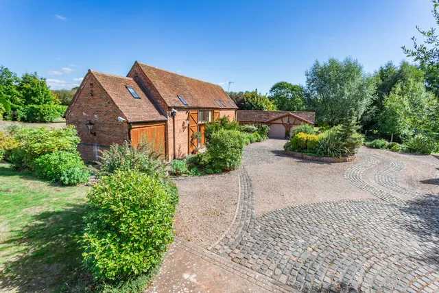 Swan Lane, Wildmoor, B61, photo 1