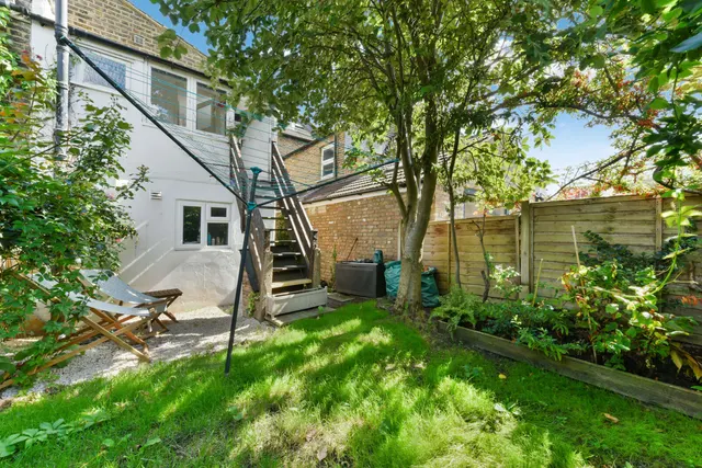 Russell Road, London, SW19, photo 2