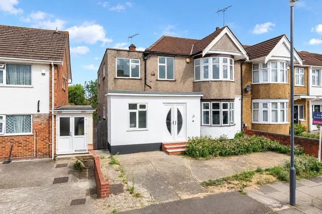Rowland Avenue, Harrow, HA3, photo 1