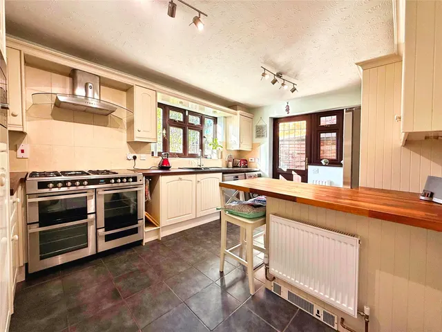 Munnings Drive, College Town, GU47, photo 3