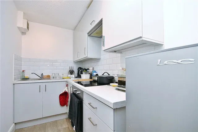 Moormede Crescent, Staines-upon-Thames, TW18, photo 3