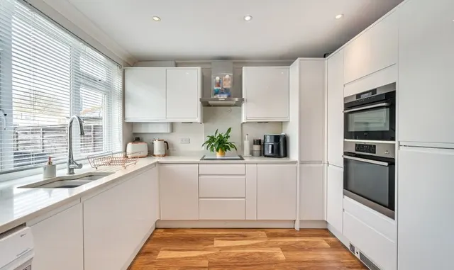 Horton Hill, Epsom, KT19, photo 1