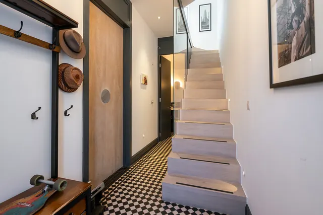 Photo 2 — 46 Duke Road, Duke Road, Chiswick, West London