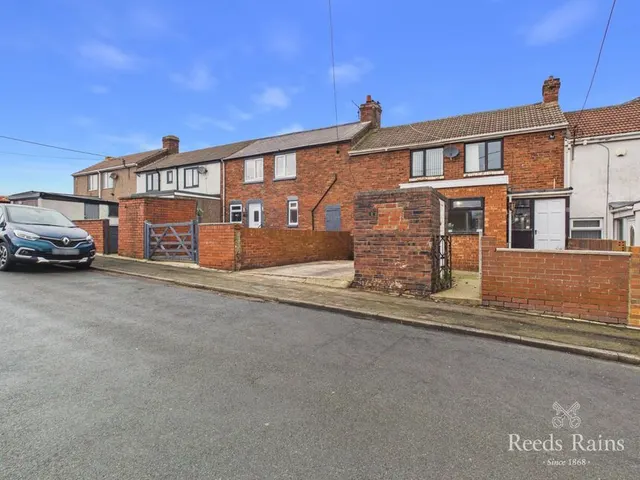 Dene Avenue, Peterlee, Durham, SR8, photo 1