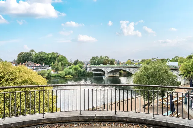 Photo 2 — Clarence Street, Staines-Upon-Thames,...