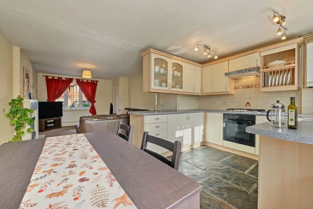 Edinburgh Close, Market Harborough, LE16, photo 3