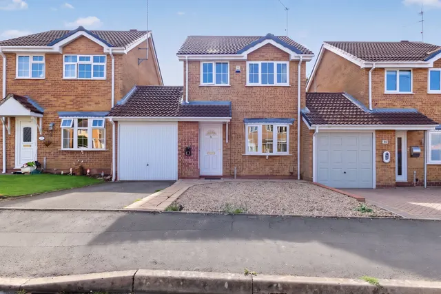 Edinburgh Close, Market Harborough, LE16, photo 1
