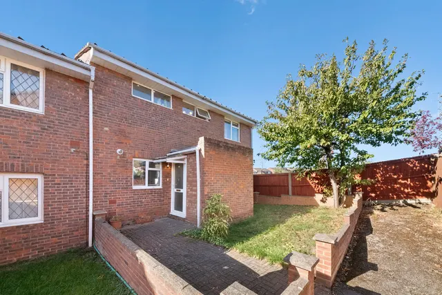 Lancaster Road, Northolt, UB5, photo 1