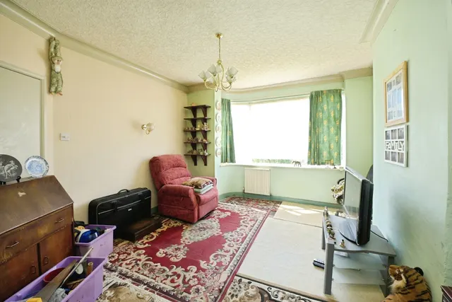 Photo 3 — Havering Road, Romford, RM1