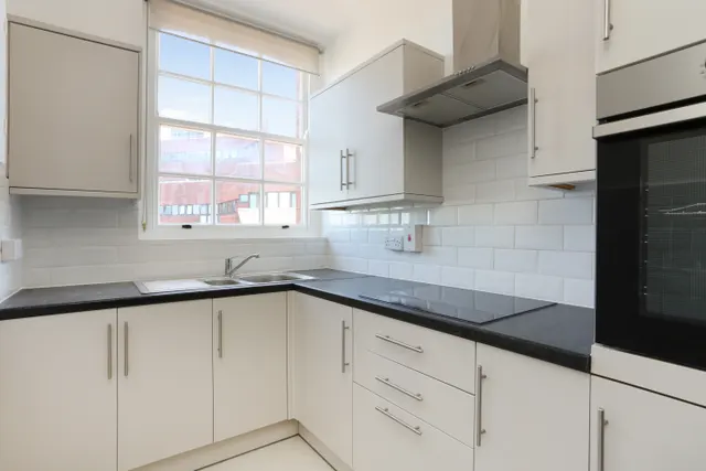 St. Johns Wood Road, St. Johns Wood, NW8, photo 2