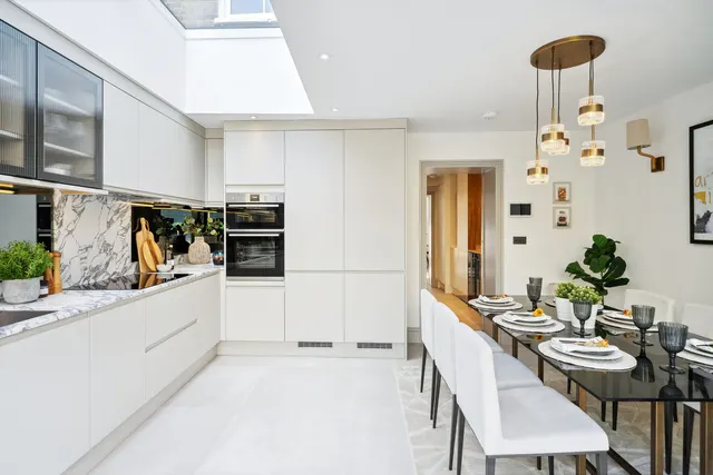 Mortlake High Street, East Sheen, SW14, photo 1