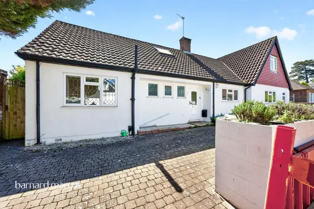 Persfield Close, Epsom, KT17, photo 1