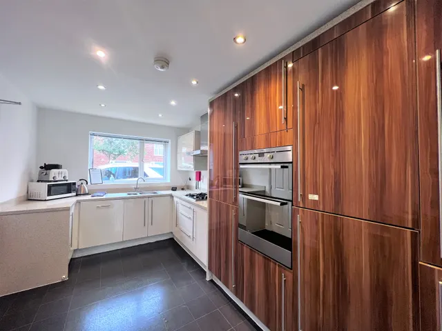 Bedrooms at Centurion Crescent, Newcastle-under-Lyme, ST5, photo 1
