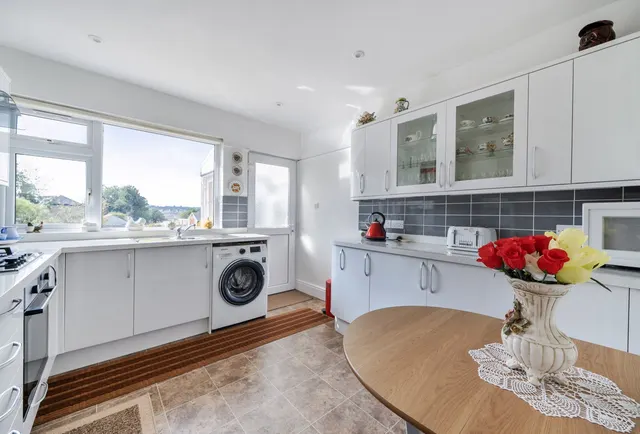 Thicket Mead, Somerset, Midsomer Norton, BA3 2SL, photo 1