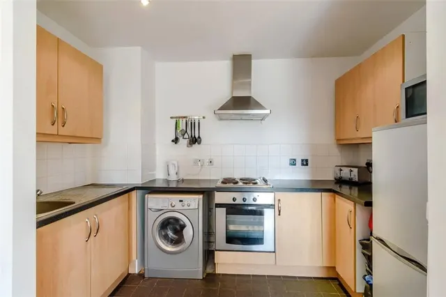 Photo 3 — Radnor House, 1272 London Road, London, SW16