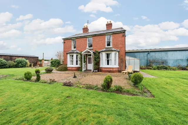 House, Storage Business & Outbuildings, Leominster, photo 1