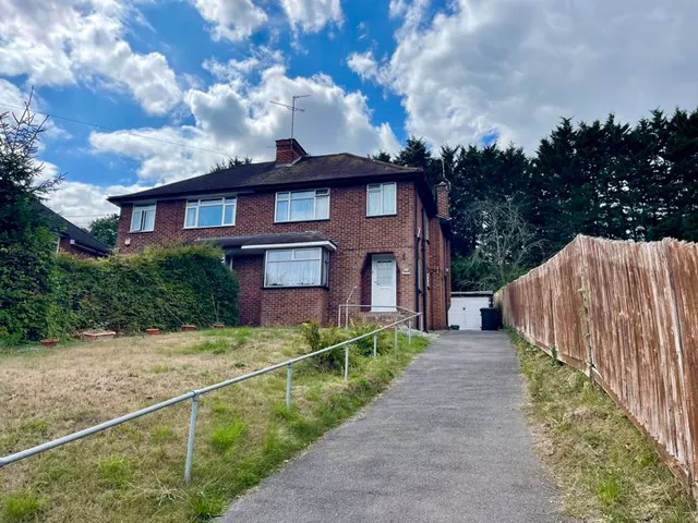 Boundary Road, Wooburn Green HP10 9QW, photo 1