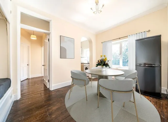 Photo 2 — Hampton Road, Twickenham, TW2