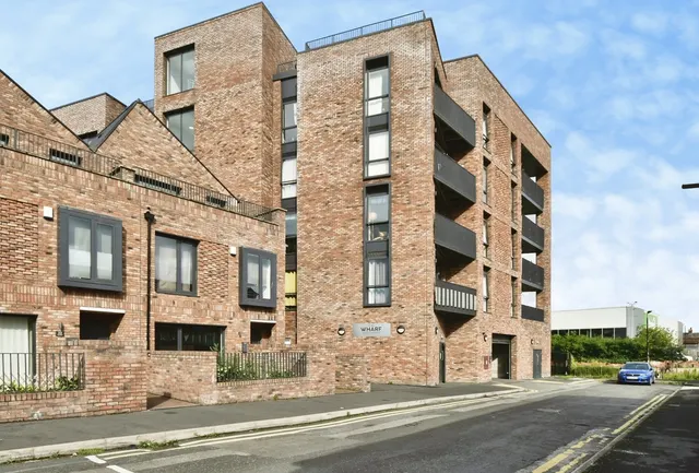Wharf Road, Altrincham, WA14, photo 1
