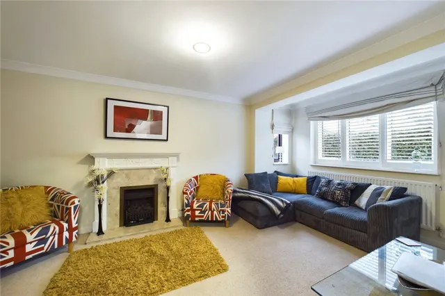 Lamden Way, Burghfield Common, RG7, photo 3