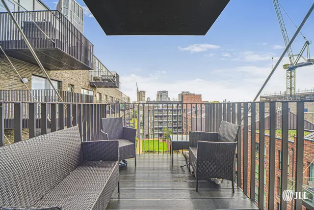 Highland Street, London, E15, photo 2