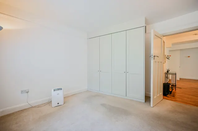 1 Derwent Court, 54 Cecile Park, London, photo 1