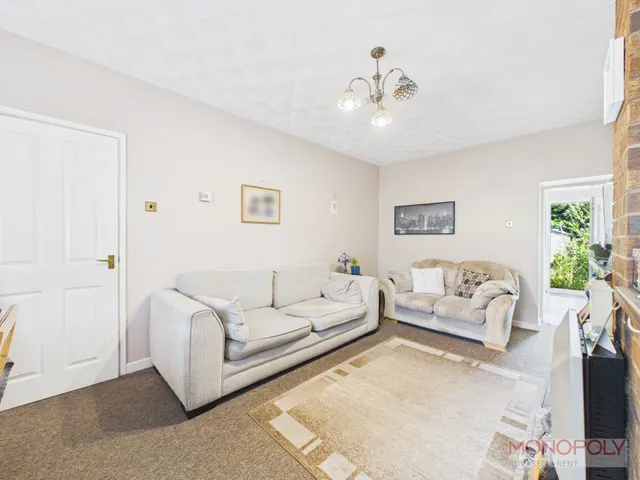 The Bungalow Bryn Hilyn Lane, Mold, CH7, photo 2