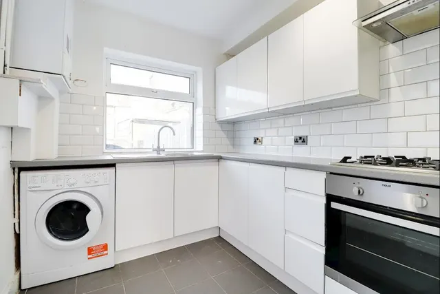 Abbey Road, Stratford, E15, photo 3