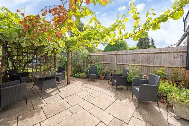Photo 2 — Stanhope Grove, Beckenham, BR3