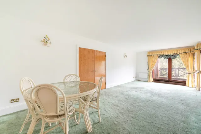 12 Chasewood Park, Harrow, photo 1