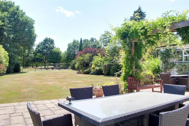 Photo 3 — Mymms Drive, Brookmans Park AL9 7AF