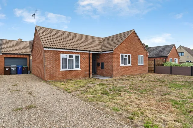 Oak Drive, Beck Row, BURY ST. EDMUNDS, photo 1