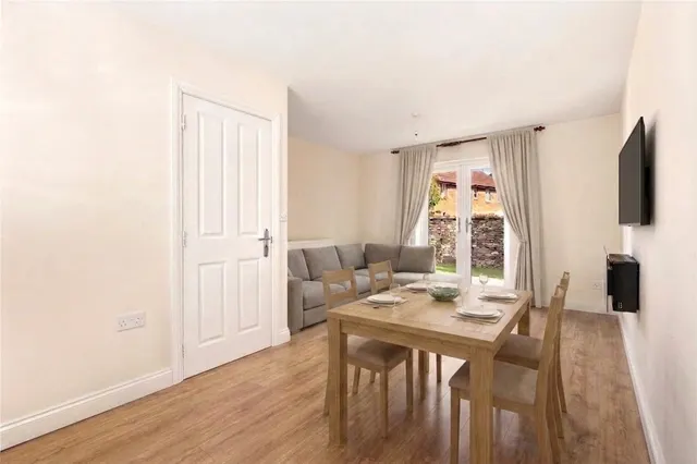 Westerleigh Road, Emersons Green, BS16, photo 3