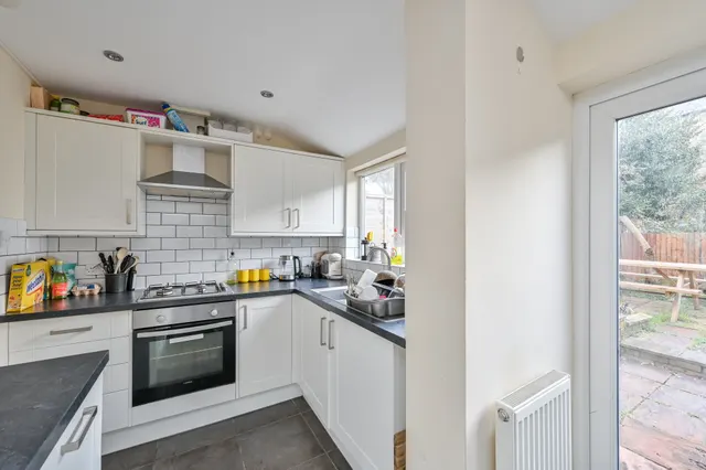Photo 3 — 44 Rectory Lane, London