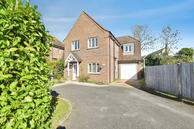 Main Street, Peasmarsh, East Sussex, TN31, photo 1