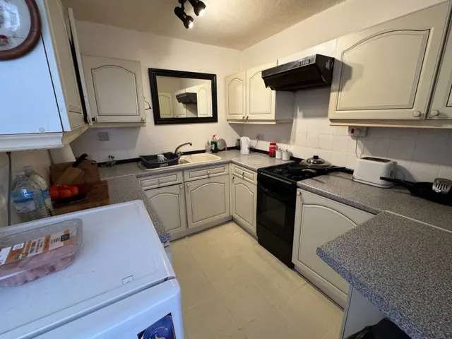 Wetherby ~ Third Avenue, LS22, photo 3
