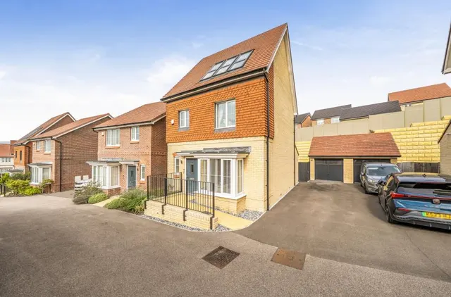 Fedora Way, Houghton Regis, LU5, photo 1