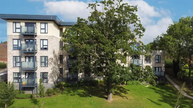 Luna Court, Loughton, photo 1