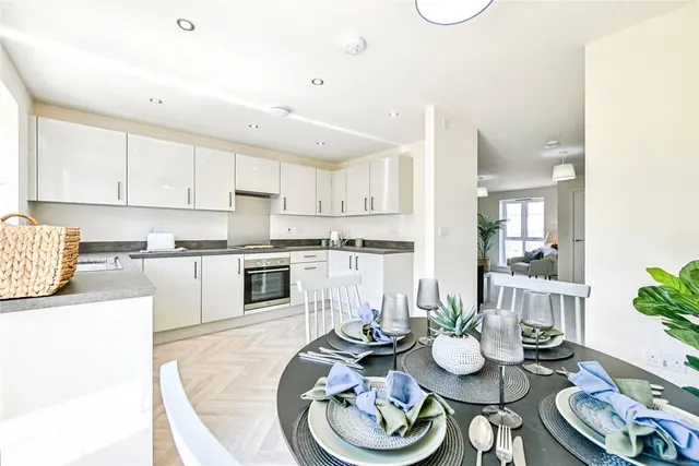 Trentside, Beeston, NG90, photo 3