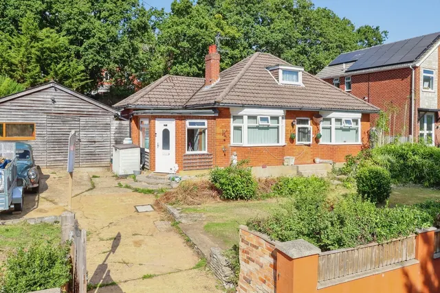 3 bedroom house, Moorside Road, Bournemouth, BH11