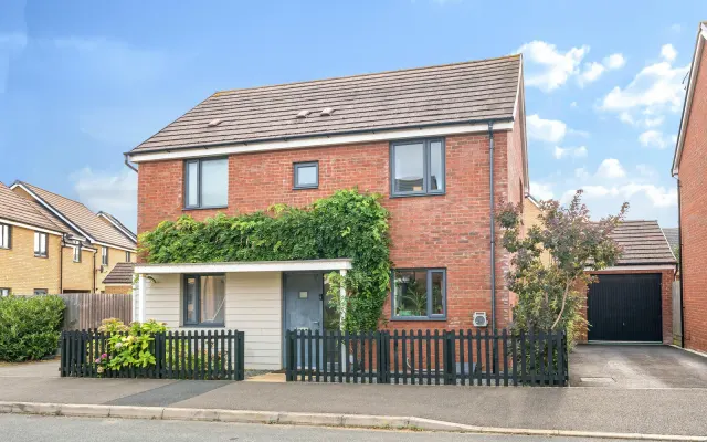 Ellis Close, Wootton, Bedford, photo 1