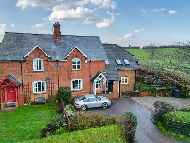 Heazille Cottages, Rewe, Exeter, photo 1