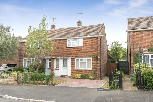 Ryle Road, Farnham, Surrey, GU9, photo 1