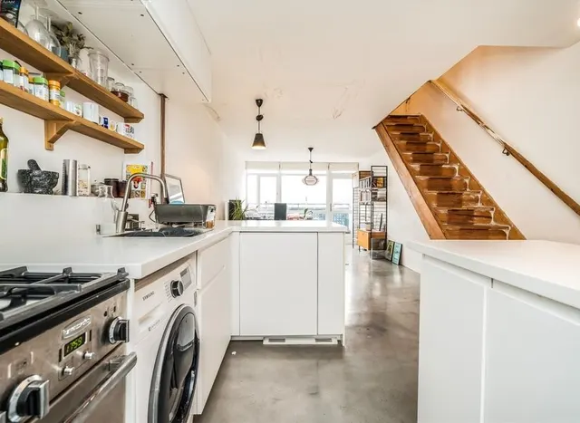 Photo 2 — Bradstock Road, Homerton, E9