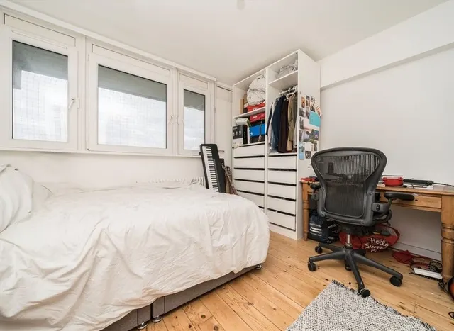 Photo 3 — Bradstock Road, Homerton, E9