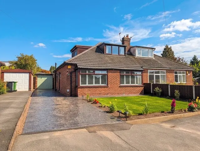 Begley Close, Romiley, SK6, photo 1