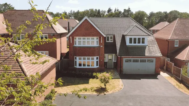 Hollington Close, Amington, B77, photo 1