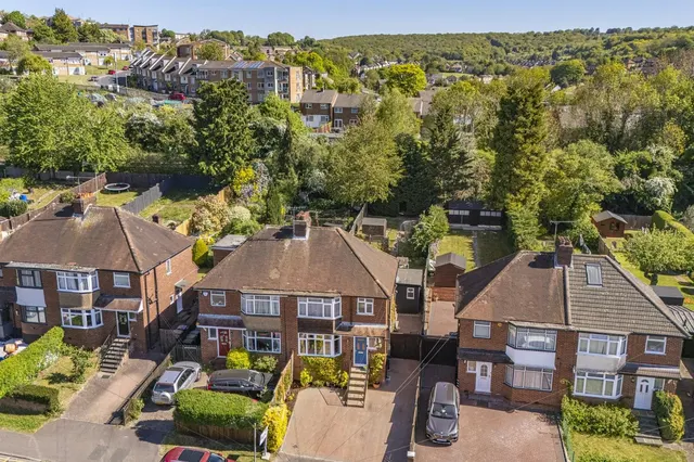 Guinions Road, High Wycombe, HP13, photo 3