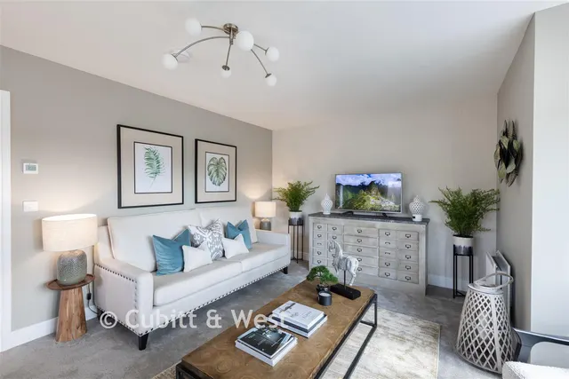 Buttercup Way, Temple Gate, RH15, photo 1
