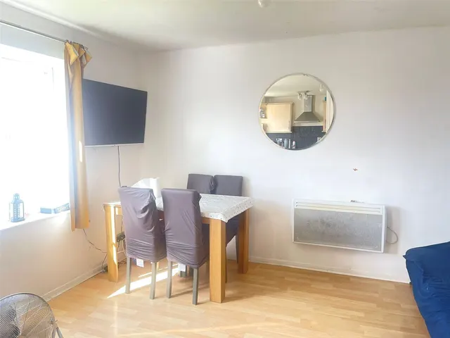 Photo 2 — Benyon Path, South Ockendon, Essex, RM15